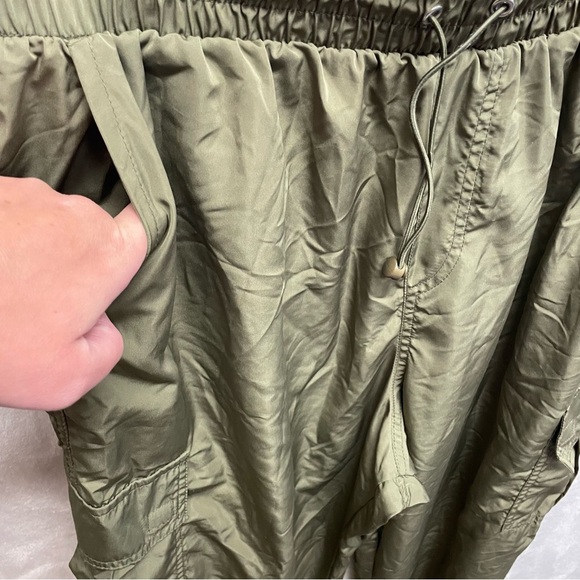 Love wish women’s cargo joggers pants olive green size 1x pull on waist - Picture 3 of 8